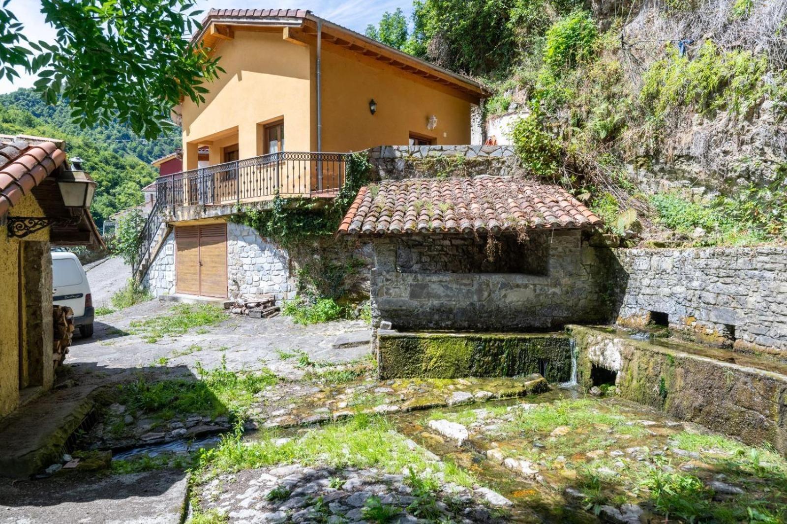 Villa Casa En Campo De Caso Esterno foto